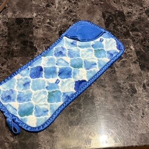 Campanelli Blue and White Plush Towel for easy makeup removal